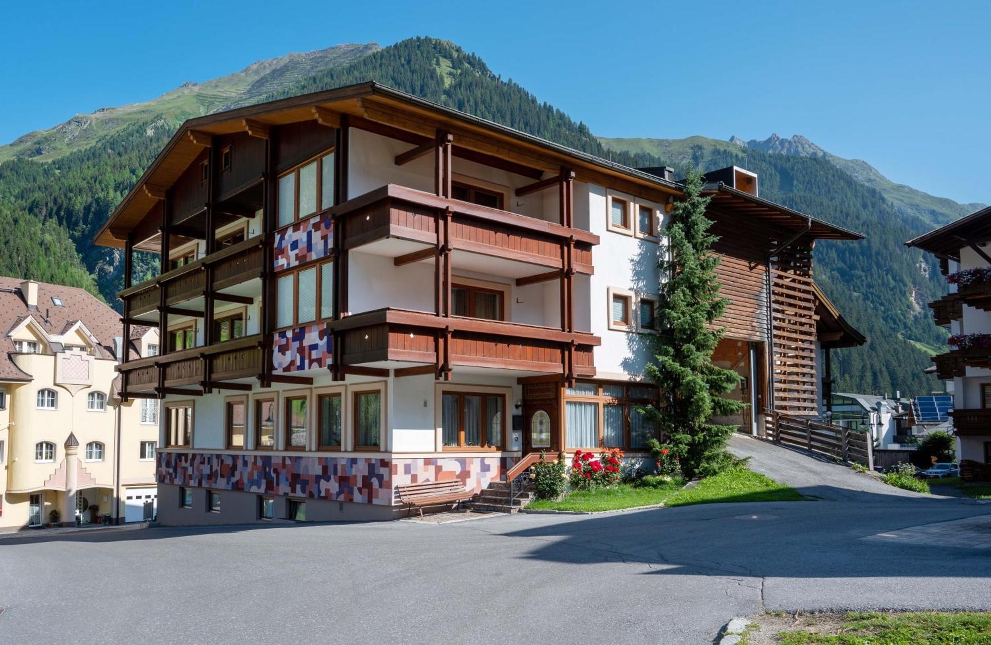 Eggerstueberl Hotel Ischgl Exterior photo
